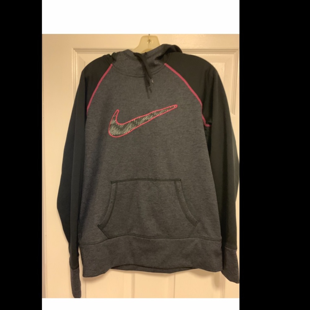 Women’s dry fit Nike Sweatshirt